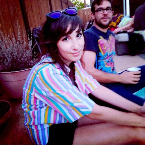 Meet your Posher, Tiffany - Picture 3 of 3